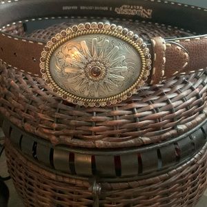 Ladies all leather belt